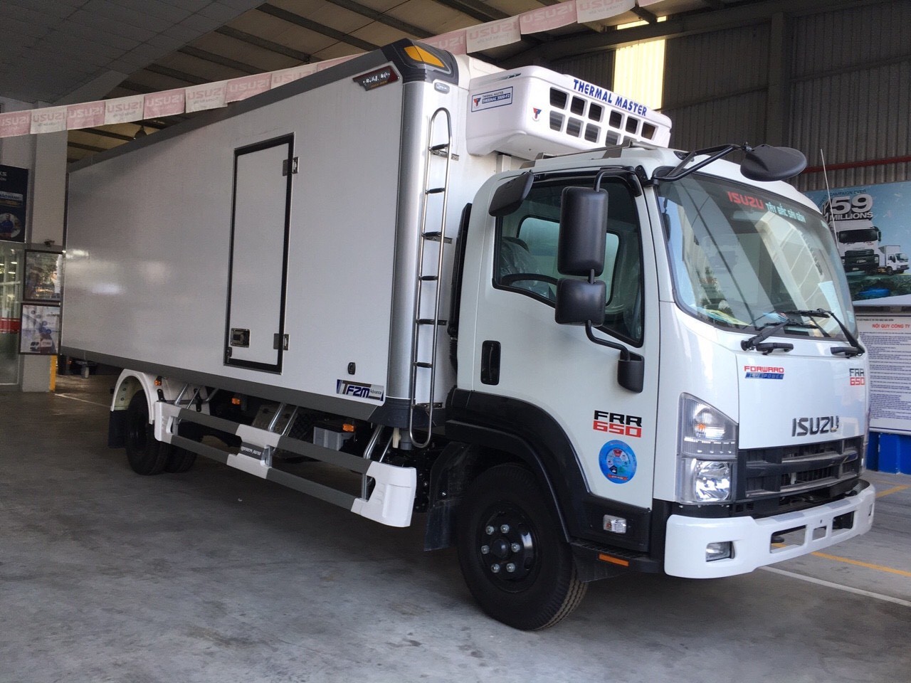 ISUZU FRR650 THÙNG ĐÔNG LẠNH